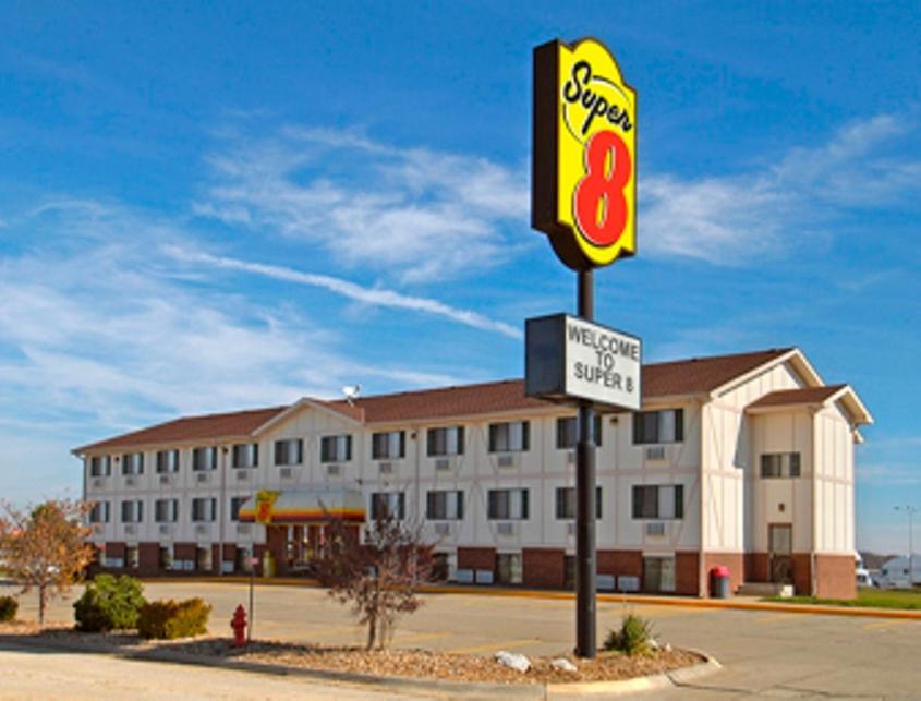 Super 8 Kingdom City Экстерьер фото